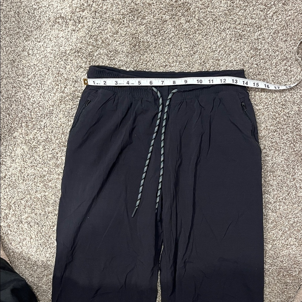 Athleta Trekkie Cropped Active Pants Size 6 in Black - Picture 10 of 13